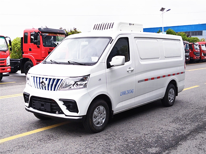長安睿行EM80純電冷藏車